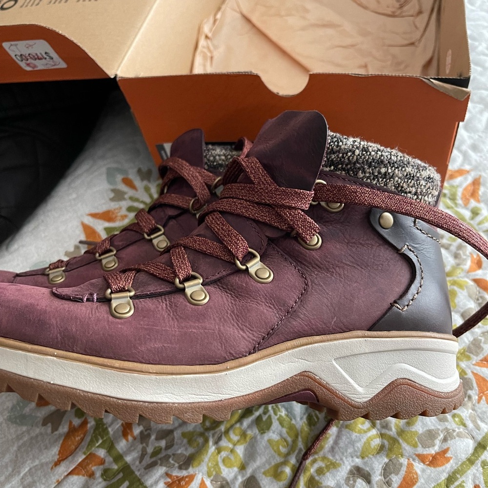 Merrell boots - Picture 2 of 4